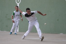561960 